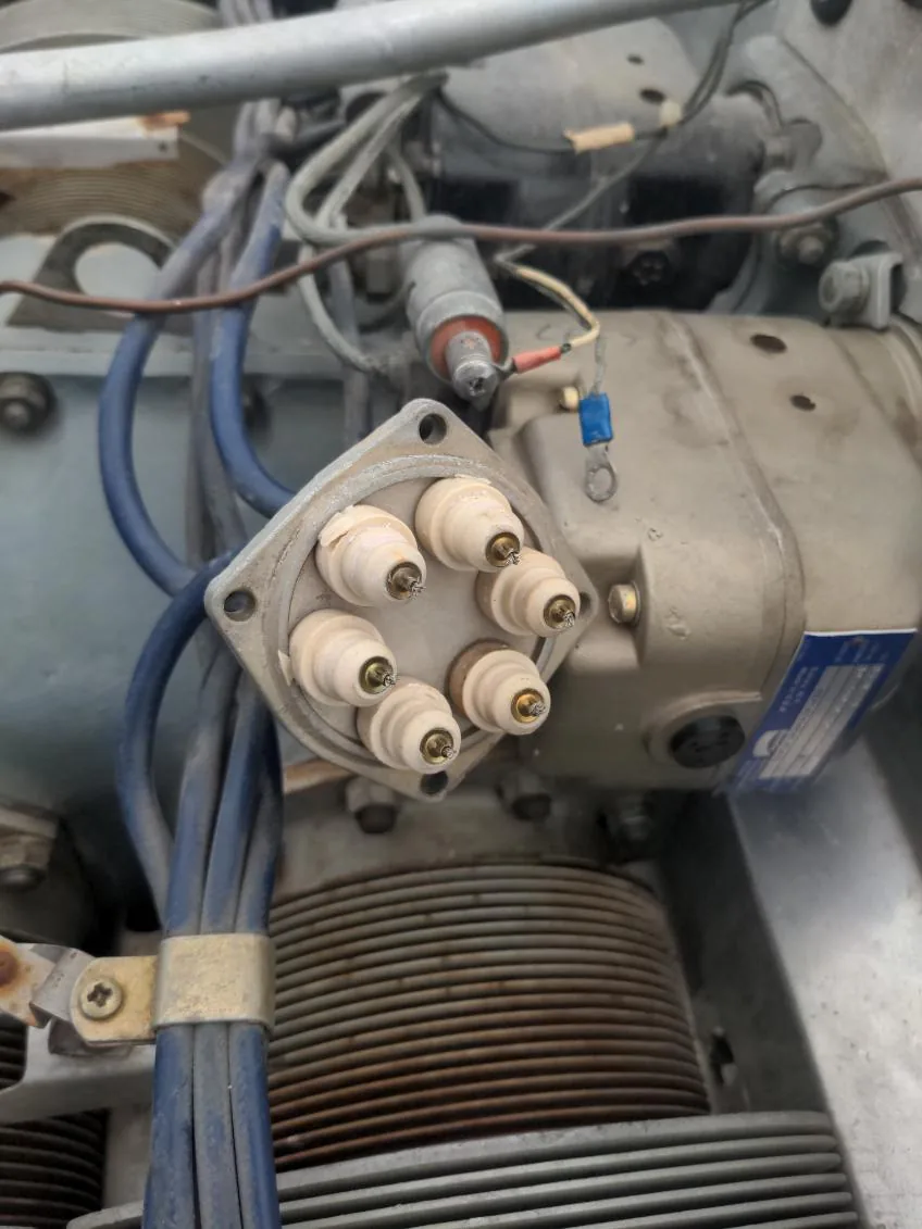 Aircraft engine spark plugs
