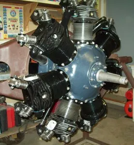 Radial aircraft engine closeup